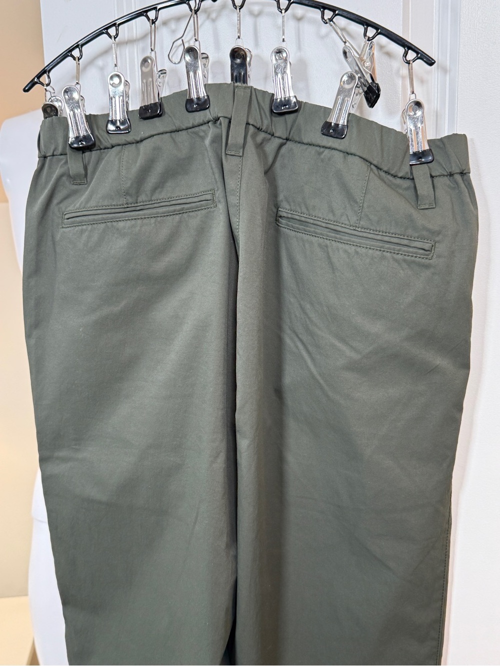 UNIQLO Smart Ankle Pants Olive Green Stretch Chinos Men’s M 30-33